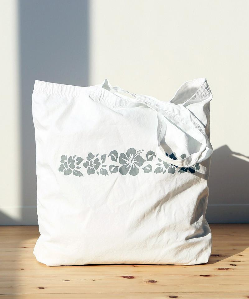 SKU  / セーブカーキ : LIGHT TWILL TOTE W/HIBISCUS PRINT