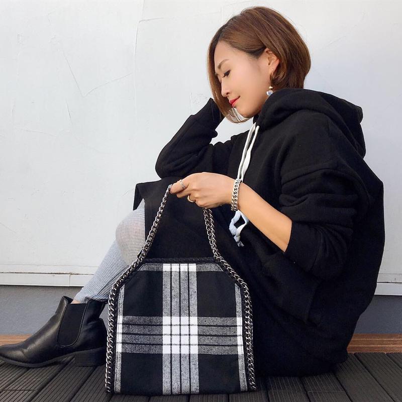 {{.FirstItem.Brand.Name}}({{.FirstItem.Brand.NameKana}})の「{{.FirstItem.Name}}」を使った{{.PostType}}