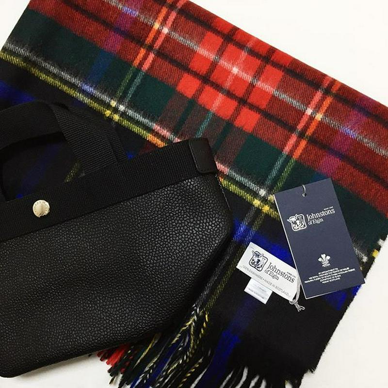 Kanon Haptic ハプティック の ジョンストンズ カシミア ストール 大判 Johnstons タータンチェック カシミヤ100 190 70cm 大判ストール Cashmere Tartan Stoles 大判サイズ ブラックスチュワート チェック柄 Wa Wa56 をあわせたコーディネート Parte