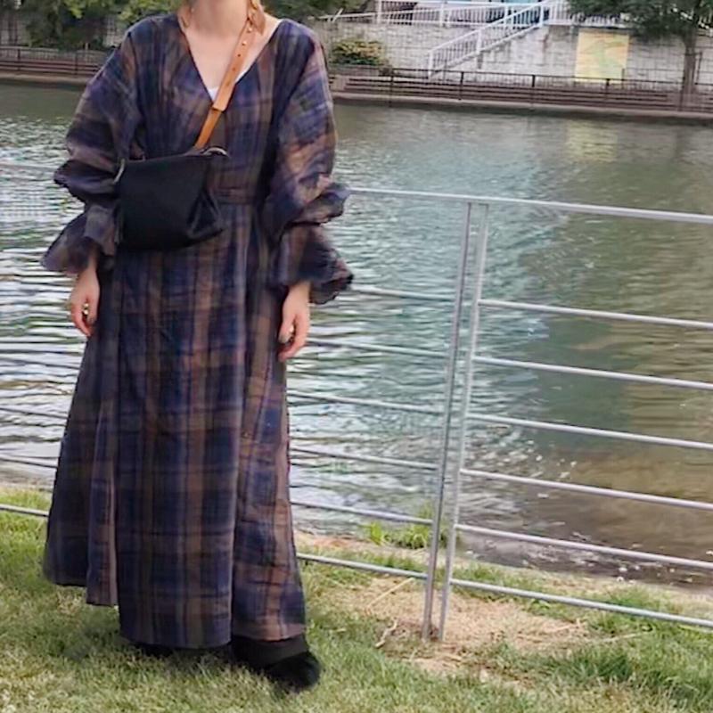 SLOBE IENA(スローブイエナ)の「【THE DALLAS/ザ・ダラス】 LEATHER LEAF イヤリング」をあわせたコーディネートです