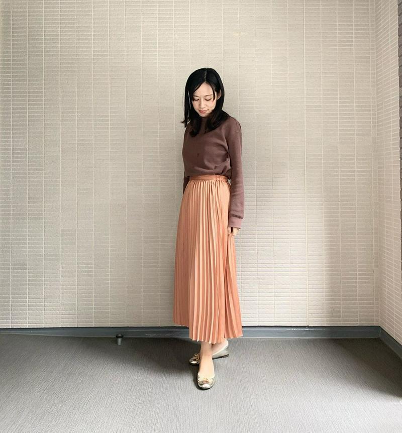 GU(ジーユー)の「ワッフルロングスリーブT(長袖)NC」をあわせたコーディネートです