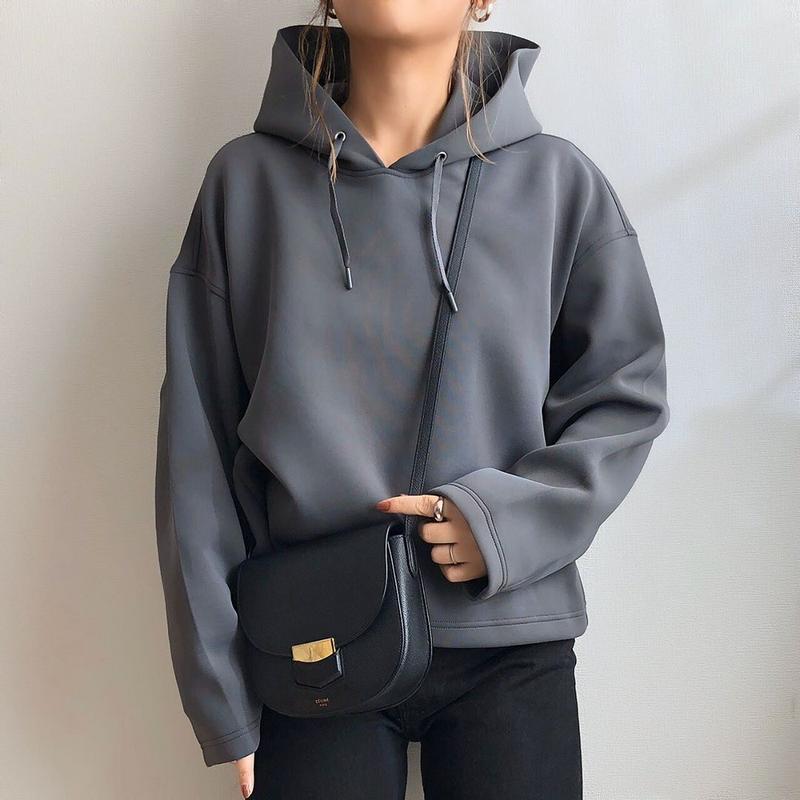UNIQLO(ユニクロ)の「ドライソフトスウェットプルパーカ(長袖)」をあわせたコーディネートです