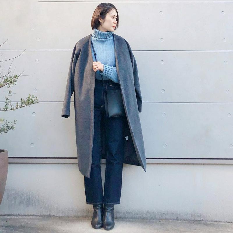 GU(ジーユー)の「ハイウエストストレートジーンズ」をあわせたコーディネートです