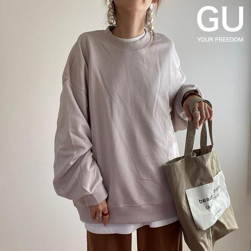 GU(ジーユー)の「バングルセット」をあわせたコーディネートです