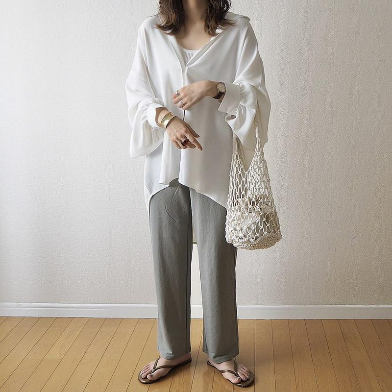 GU(ジーユー)の「カットソーストレートパンツ(セットアップ可能)」をあわせたコーディネートです