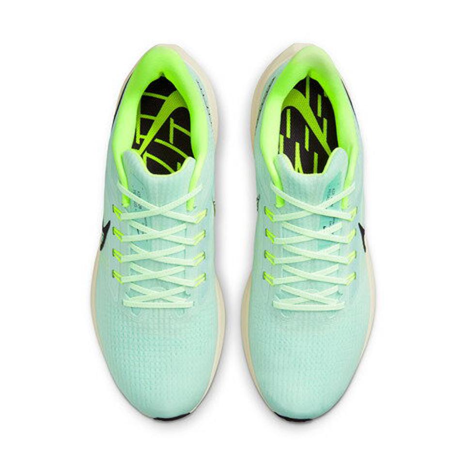 ナイキ（NIKE）（メンズ）エア ズーム ペガサス 39 グリーン 緑 DH4071 301ランニングシューズ ジョギングシューズ 運動靴 スポーツ スニーカー トレーニング