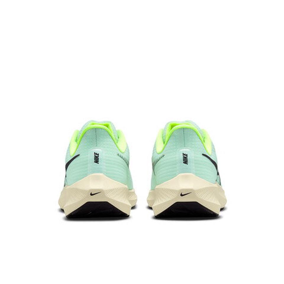 ナイキ（NIKE）（メンズ）エア ズーム ペガサス 39 グリーン 緑 DH4071 301ランニングシューズ ジョギングシューズ 運動靴 スポーツ スニーカー トレーニング