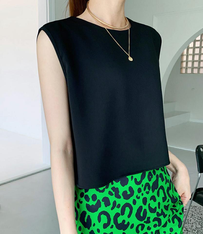 【10%OFF】クロップドブラウス・b72765 レディース 【bl】ブラウス トップス ノースリーブ スリーブレス 単色 無地 シンプル ベーシック スタイリッシュ 大人 きれいめ クロップド丈 春 夏 黒 ブラック ラウンドネック 韓国ファッション ハイホリHIHOLLI セール SALE