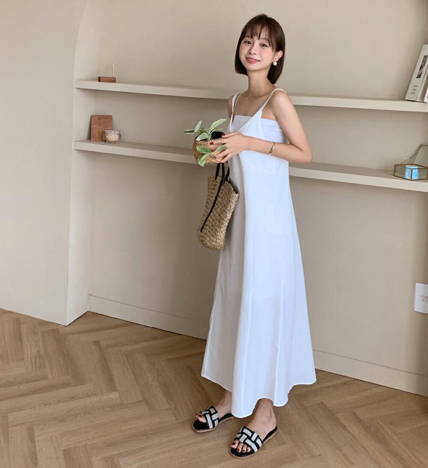 バッククロスキャミワンピース・t01044 レディース 【ops】ワンピース ロング丈 スリーブレス ノースリーブ キャミソール クロス 単色 無地 シンプル フレア カジュアル Aライン バックシャン 白 ホワイト 夏 韓国ファッション