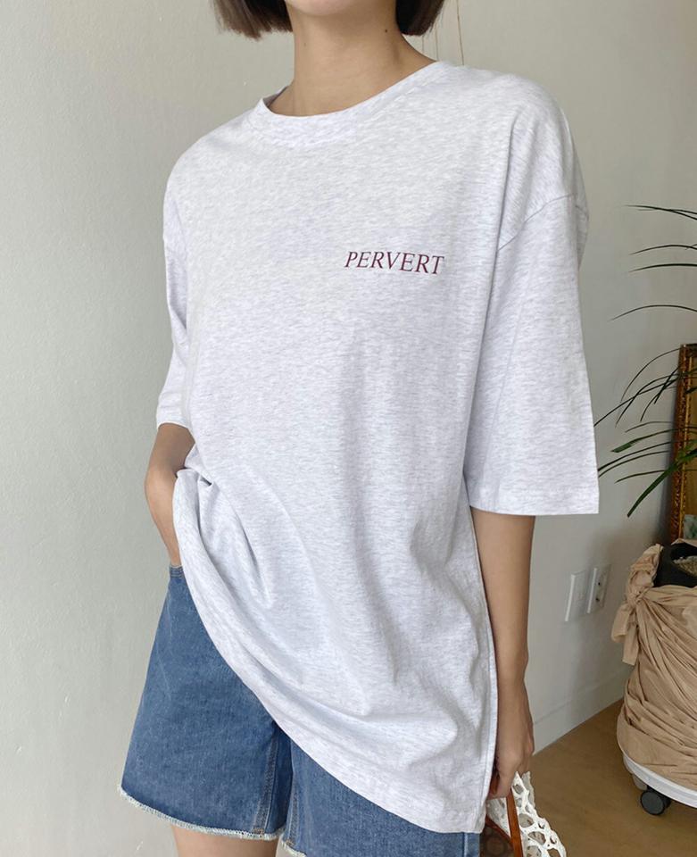 PERVERTロゴTシャツ・t01038 レディース 【tops】トップス Tシャツ 七分袖 七分丈 7分袖 7分袖 コットン 綿 ロゴ レタリング シンプル ワンポイント カジュアル ラウンドネック ラフ ロゴT ドロップショルダー 夏 韓国ファッション