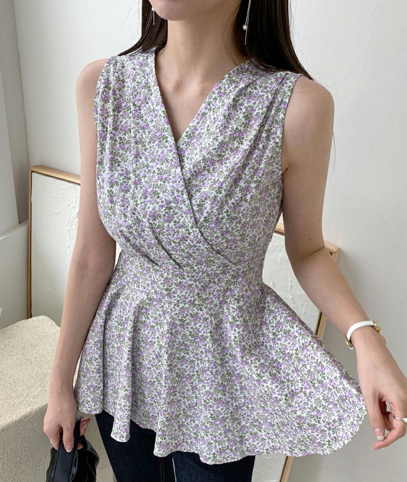 小花柄ペプラムノースリーブ・t72460 レディース 【tops】トップス ノースリーブ スリーブレス ペプラム お腹カバー ペプラム 柄 模様 花柄 総柄 Vネック 鎖骨 デコルテ 春 夏 フェミニン 上品 紫 パープル 韓国ファッション ハイホリHIHOLLI