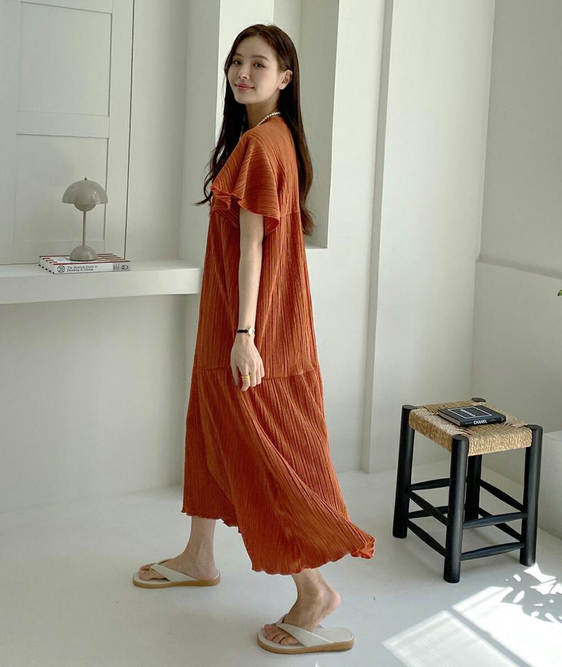 プリーツティアードワンピース・t72465 レディース 【ops】ワンピース ロング丈 半袖 単色 柄 模様 プリーツ ティアード 体型カバー ゆったり 楽ちん 二の腕カバー Vネック 鎖骨 デコルテ 春 夏 オレンジ 韓国ファッション ハイホリHIHOLLI