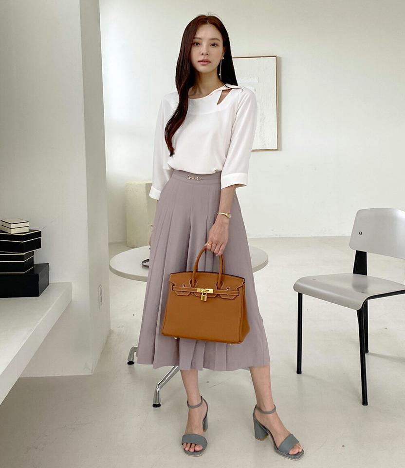 スリットツイストブラウス・t72457 レディース 【bl】ブラウス トップス 単色 無地 ユニーク オフィスカジュアル 7分袖 七分袖 スリット タック 春 夏 きれいめ 上品 大人 白 ホワイト かわいい 可愛い 韓国ファッション ハイホリHIHOLLI