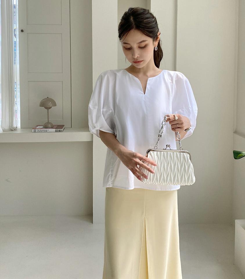 キーネックバルーンブラウス・b72456 レディース 【bl】ブラウス トップス 半袖 単色 無地 シンプル ユニーク バルーン袖 二の腕カバー スリット 楽ちん ゆったり 綿 コットン 春 夏 フェミニン 上品 白 ホワイト 韓国ファッション ハイホリHIHOLLI