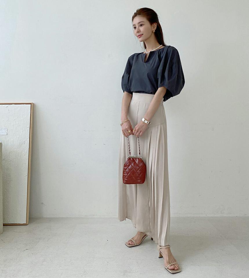 プリーツフレアパンツ・b72474 レディース 【pt】パンツ ロング丈 単色 無地 シンプル ユニーク ゆったり 楽ちん 体型カバー プリーツ 揺れ感 フレア 春 夏 パステル 白 アイボリー フェミニン 大人 ワイド 韓国ファッション ハイホリHIHOLLI