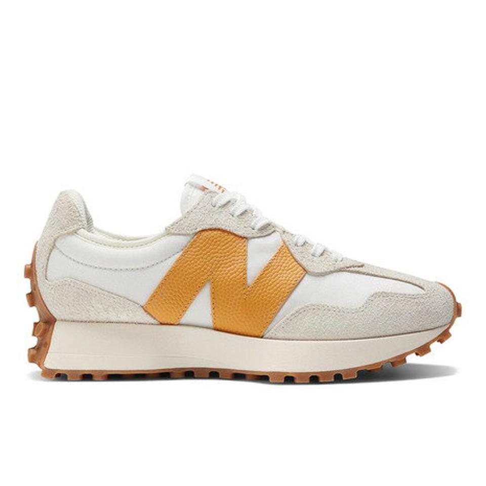 【2/25〜2/26 48h限定 エントリー＆対象4店舗買い回りで最大P10倍！】ニューバランス（new balance）（レディース）スニーカー 327 オフホワイト WS327BY B ビッグロゴ スエード 厚底 くすみカラー マスタード 通学 通勤
