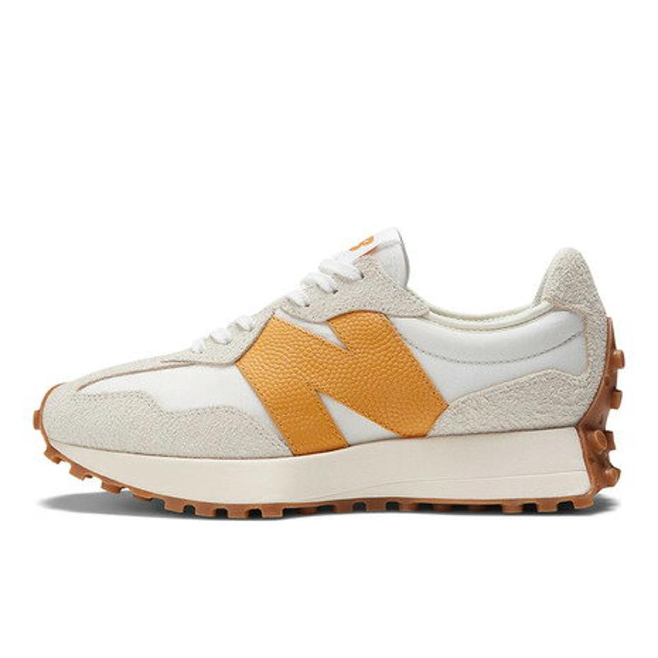 【2/25〜2/26 48h限定 エントリー＆対象4店舗買い回りで最大P10倍！】ニューバランス（new balance）（レディース）スニーカー 327 オフホワイト WS327BY B ビッグロゴ スエード 厚底 くすみカラー マスタード 通学 通勤