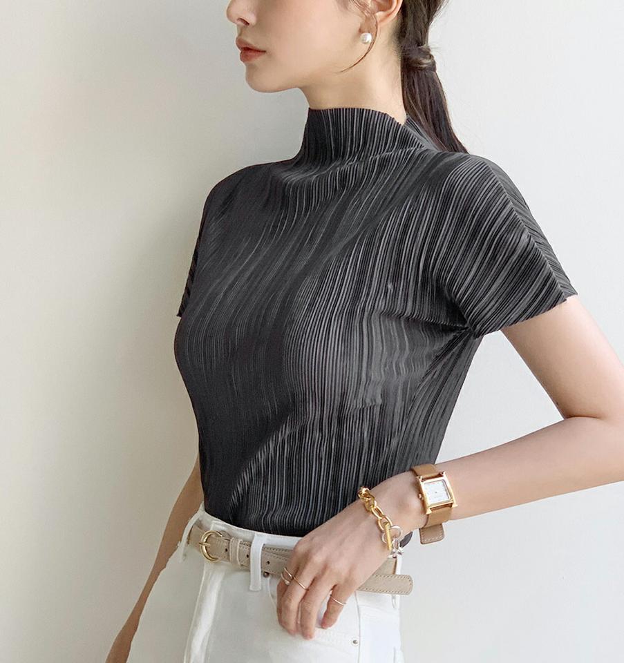 【10%OFF】ハーフネックプリーツブラウス・t00933 レディース 【bl】ブラウス トップス ハーフネック 半袖 プリーツ 柄 模様 単色 オフィスカジュアル クロップド丈 フレンチスリーブ 春 夏 上品 フェミニン 白 ホワイト 韓国ファッション ハイホリHIHOLLI セール SALE