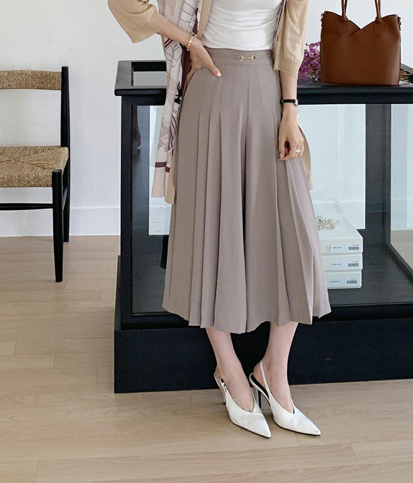 ビットタックフレアパンツ・t00919 レディース 【pt】パンツ ロング丈 単色 無地 シンプル ハイウエスト 楽ちん ゆったり 体型カバー フレア タック 春 夏 オフィスカジュアル フェミニン 大人 紺 ネイビー 韓国ファッション ハイホリHIHOLLI