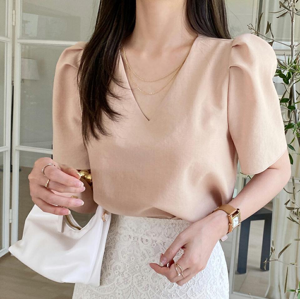 ネックレス付パフブラウス・t00899 レディース 【bl】ブラウス トップス ネックレス付 半袖 単色 無地 シンプル オフィスカジュアル 上品 高級感 パステル パフスリーブ パフ袖 Vネック 春 夏 フェミニン ピンク 韓国ファッション ハイホリHIHOLLI