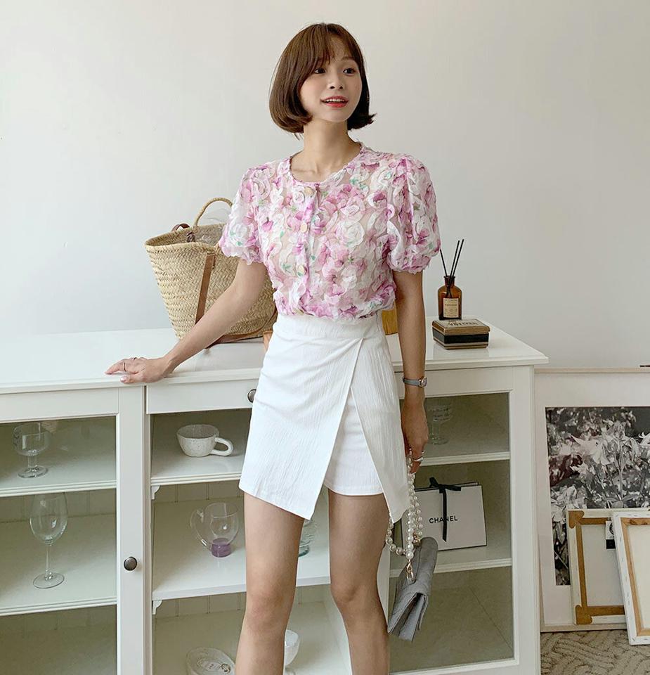 【10%OFF】花柄テクスチャーパフブラウス・t68270 レディース 【bl】トップス ブラウス 半袖 パフスリーブ 花柄 袖コン ボリューム袖 二の腕カバー フェミニン 大人 ラウンドネック かわいい 透け感 シアー シースルー ゴールド 紫 ピンク 夏 韓国ファッション セール SALE