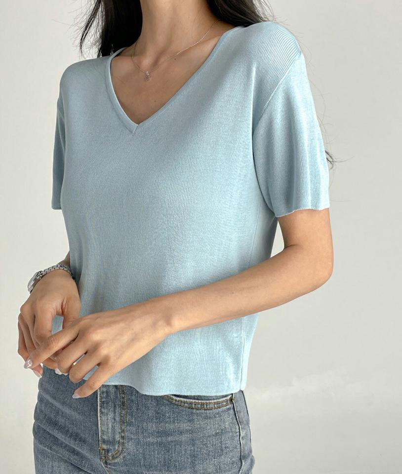 Vネッククロップド半袖ニット・t03032 レディース 【tops】トップス ニット 半袖 クロップド丈 短丈 Vネック 単色 無地 シンプル ベーシック 大人 カジュアル 紫 黄色 カーキ 緑 水色 ネイビー 夏 韓国ファッション