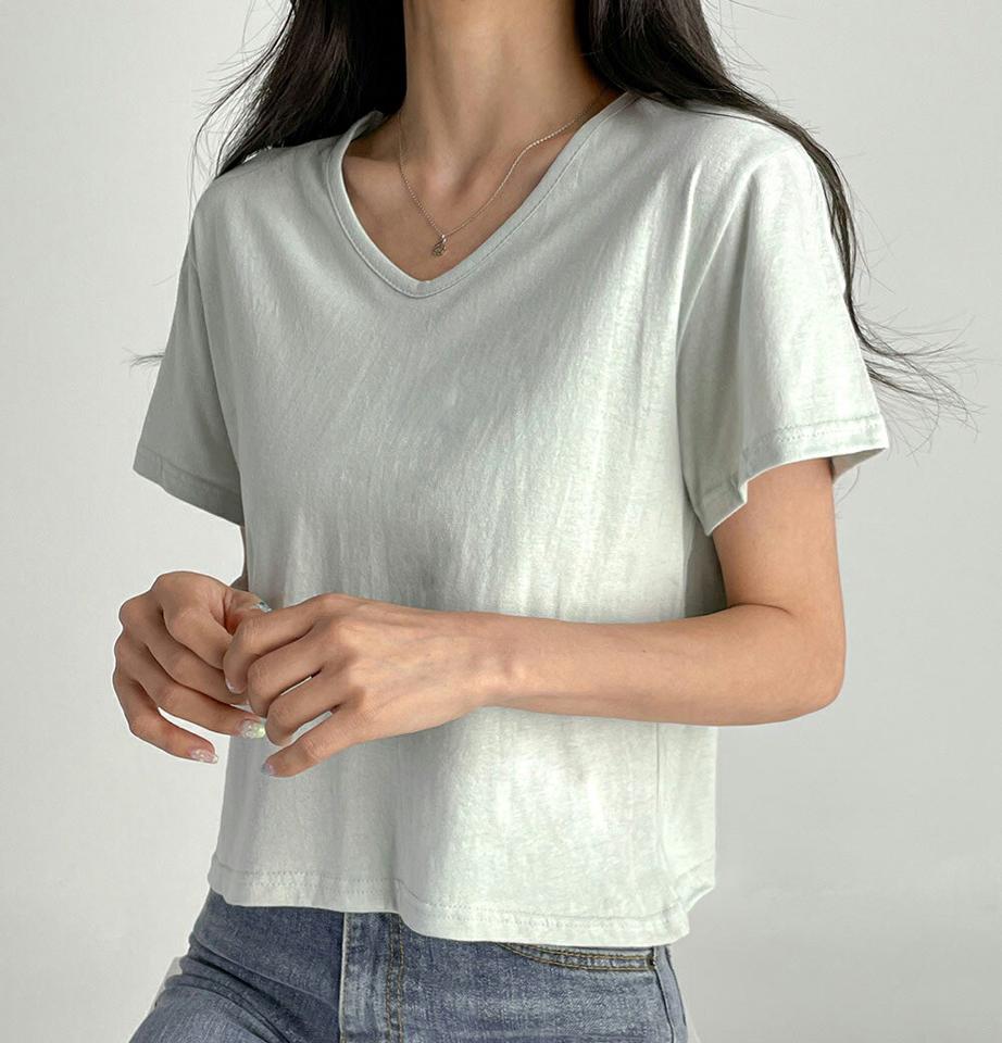 VネッククロップドTシャツ・t03021 レディース 【tops】トップス Tシャツ 半袖 ラウンドネック クロップド丈 単色 無地 無地T シンプル ベーシック Vネック 白T ホワイト カジュアル 大人 夏 韓国ファッション