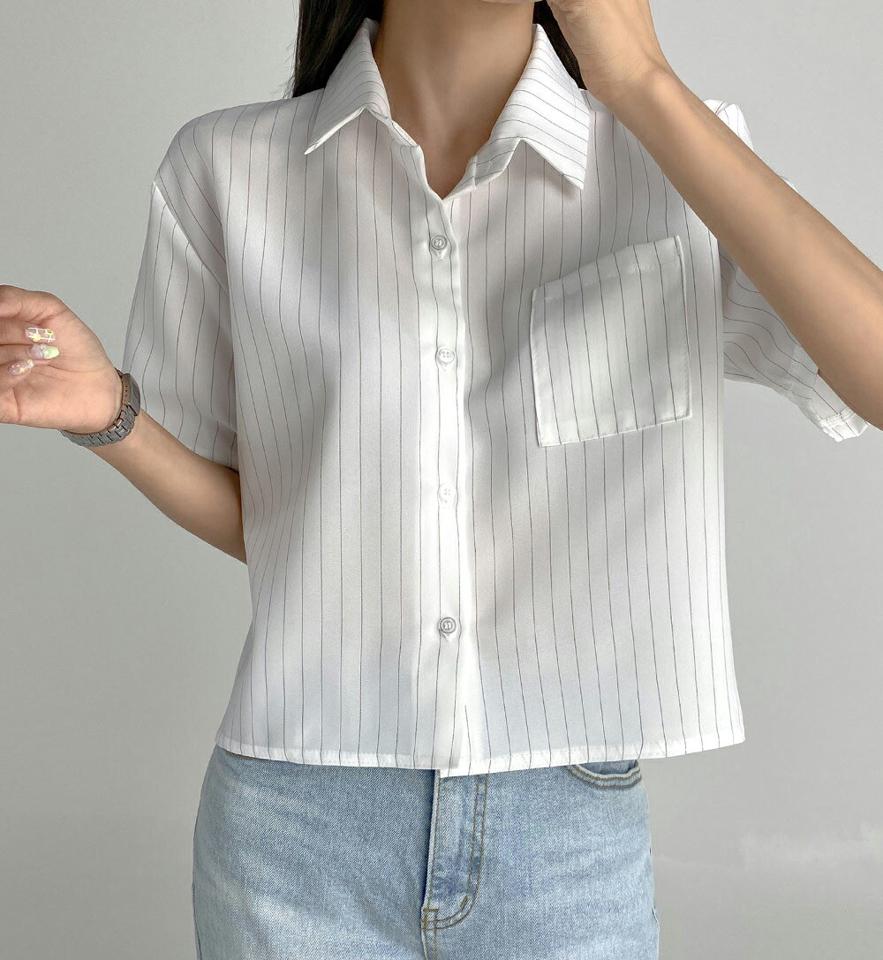 ストライプクロップドシャツ・t03050 レディース 【bl】トップス シャツ 半袖 ハーフスリーブ ストライプ柄 クロップド丈 襟 大人 シック きれいめ ポケット 夏 韓国ファッション