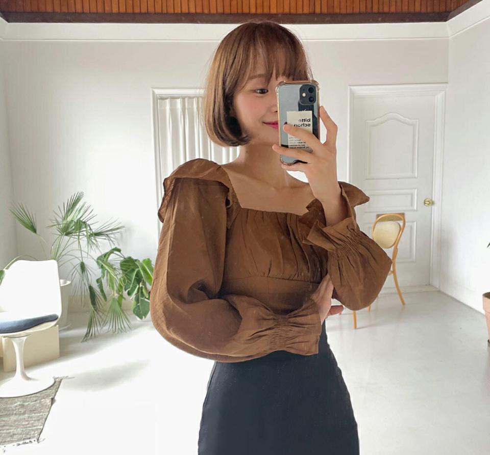 マルチWAYフリルシャーリングブラウス・t01084 レディース 【bl】トップス ブラウス 長袖 フリル シャーリング オフショルダー 肩出し デコルテ パフスリーブ 白 フェミニン かわいい 可愛い スクエアネック 2way 春 秋 韓国ファッション