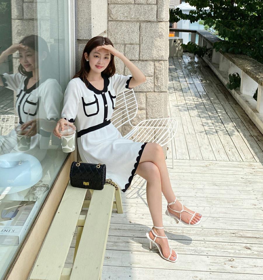 【10%OFF】ハート配色ニットワンピース・t01076 レディース 【ops】ワンピース ミニワンピース ショート丈 半袖 ハートボタン 丸襟 配色 ニット 大人 ガーリー かわいい 可愛い 量産型 Aライン スカラップ モノトーン 春 夏 韓国ファッション セール SALE