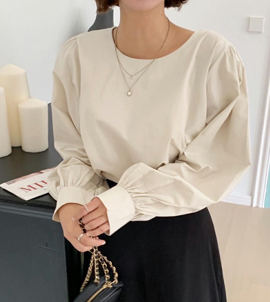 パフスリーブブラウス・t68347 レディース 【bl】トップス ブラウス 長袖 パフスリーブ ボリューム袖 袖コン ラウンドネック フェミニン 大人 かわいい 可愛い 単色 無地 シンプル 春 秋 韓国ファッション