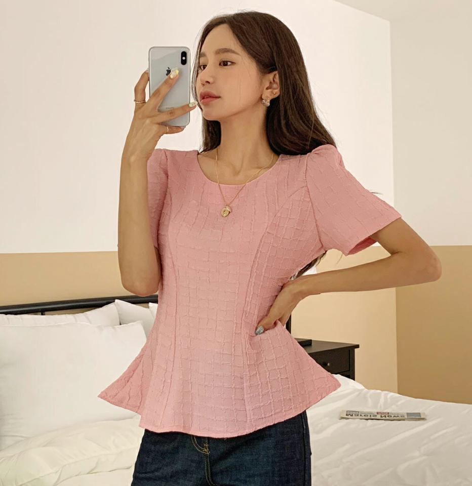 【10%OFF】エンボスチェックパフブラウス・b68273 レディース 【bl】トップス ブラウス 半袖 フレア チェック柄 エンボス パフスリーブ フェミニン かわいい ラウンドネック 上品 高級感 夏 韓国ファッション セール SALE