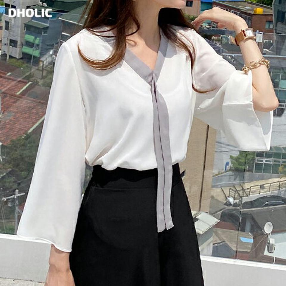 配色リボンブラウス・t00940 レディース 【bl】ブラウス トップス 配色 柄 模様 Vネック 鎖骨 デコルテ リボン りぼん タイ フレア 七分袖 7分袖 オフィスカジュアル 春 秋 フェミニン 大人 パステル 白 韓国ファッション ハイホリHIHOLLI