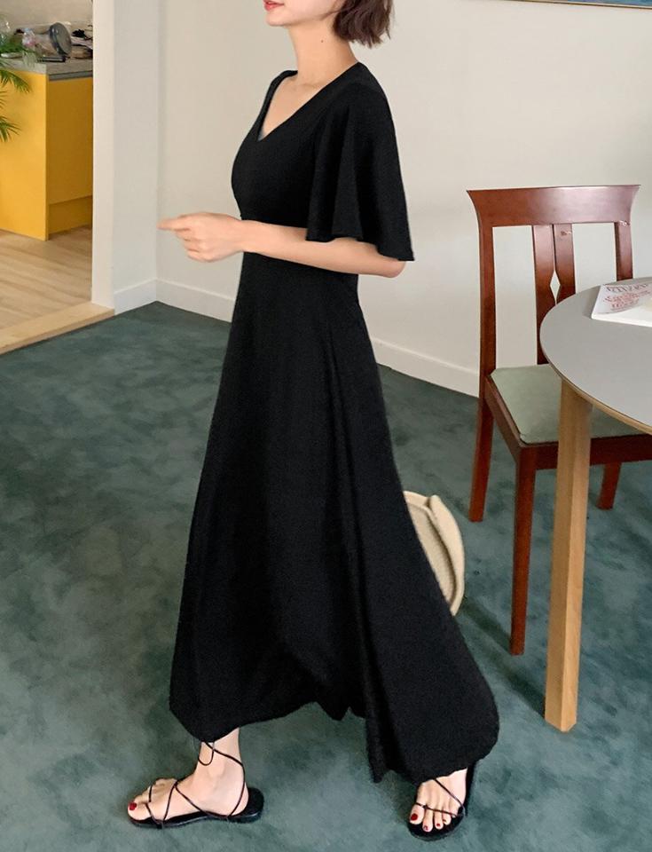 Vネックフレアスリーブワンピース・b67493 レディース 【ops】ワンピース ロング丈 半袖 ハーフリーブ Vネック フレア 袖コン 二の腕カバー 単色 無地 シンプル 大人 かわいい Aライン ベージュ 夏 韓国ファッション