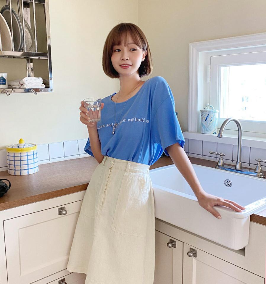 UネックレタリングTシャツ・b67023 レディース 【tops】トップス Tシャツ 半袖 ハーフスリーブ レタリング ロゴ Uネック カジュアル ロゴT シンプル ラフ ドロップショルダー 青 夏 韓国ファッション
