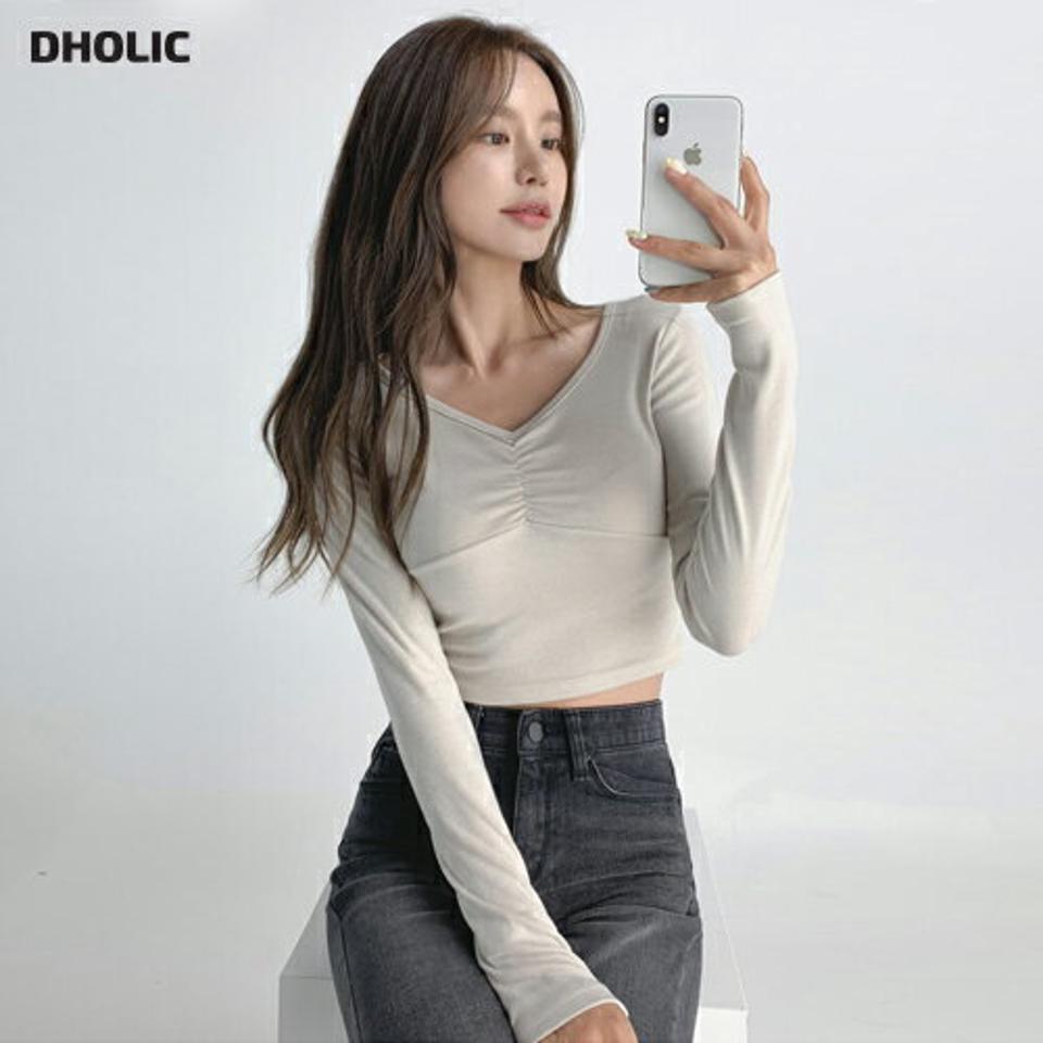 VネックシャーリングTシャツ・t03102 レディース 【tops】トップス Tシャツ 長袖 ロンT Vネック シャーリング 単色 無地 シンプル ベーシック スリム タイト 大人 クロップド丈 無地T ベージュ 春 秋 韓国ファッション