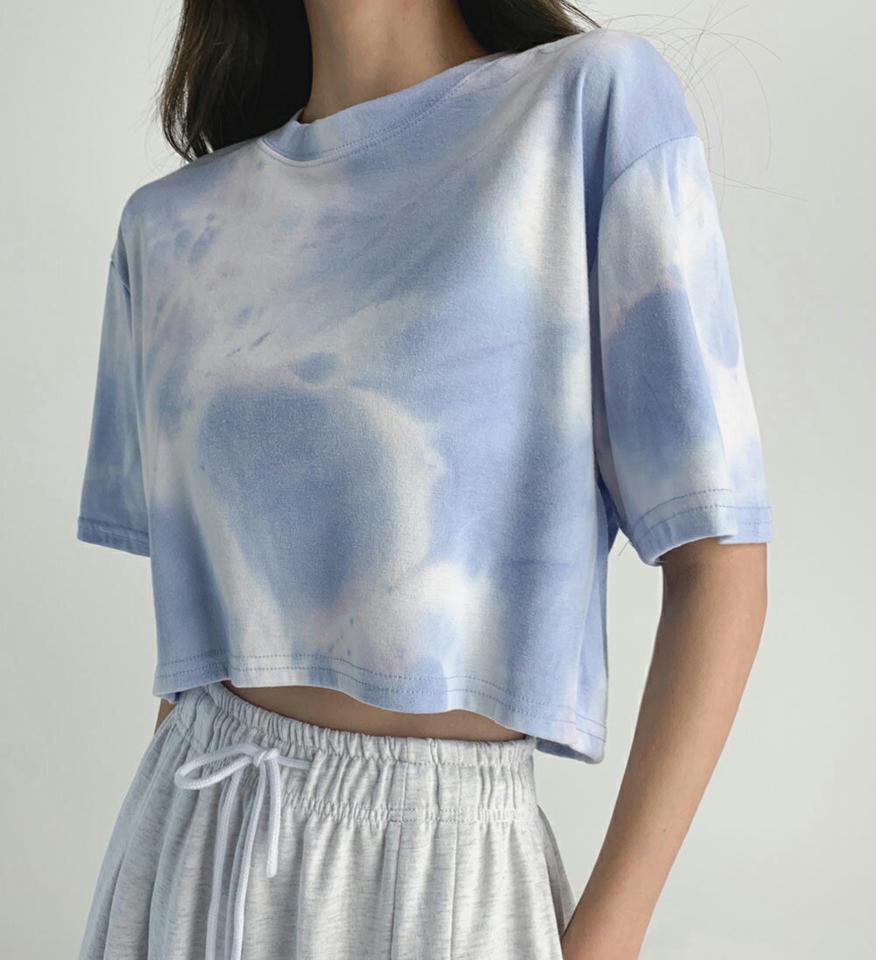 バックスリットタイダイTシャツ・t03099 レディース 【tops】トップス Tシャツ たいだい タイダイ 模様 柄 スリット半袖 ドロップショルダー ラウンドネック クロップド丈 短丈 カジュアル ハーフスリーブ 水色 韓スト ストリート 夏 韓国ファッション