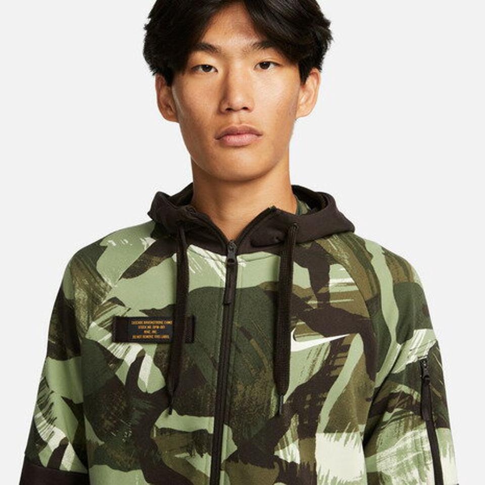 【10/26 10:00〜10/28 23:59迄 エントリー＆対象3店舗買い回りで最大P10倍！】ナイキ（NIKE） フルジップ カモ フィットネスパーカー DQ4791-220 （メンズ）