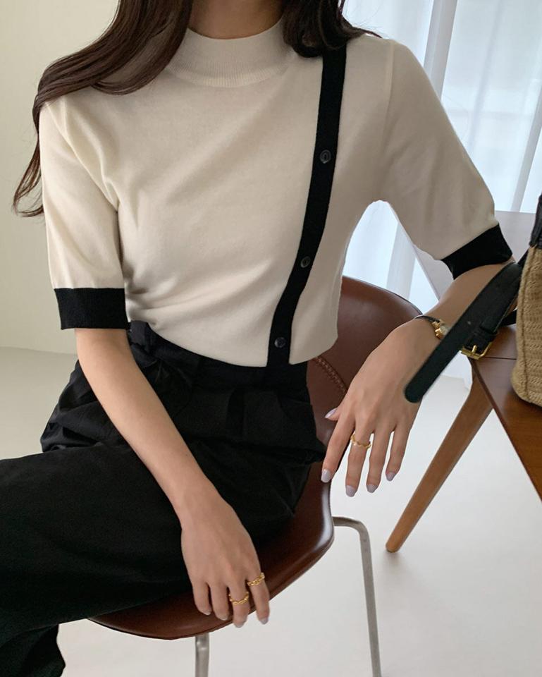 フェイクボタン配色ニット・b72500 レディース 【tops】トップス ニット 半袖 配色 柄 模様 ぼたん ボタン フェイクボタン ユニーク ライン バイカラー 春 夏 上品 フェミニン ハーフネック 春 白 黒 モノトーン 韓国ファッション ハイホリHIHOLLI