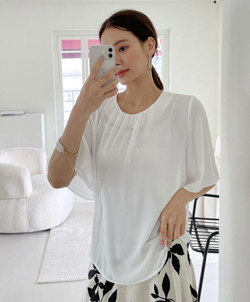 パール調ギャザーネックブラウス・t72501 レディース 【bl】ブラウス トップス 半袖 配色 柄 模様 パール調 ギャザー 二の腕カバー フレア オフィスカジュアル 春 夏 フェミニン 上品 高級感 きれいめ 黒 ブラック 韓国ファッション ハイホリHIHOLLI