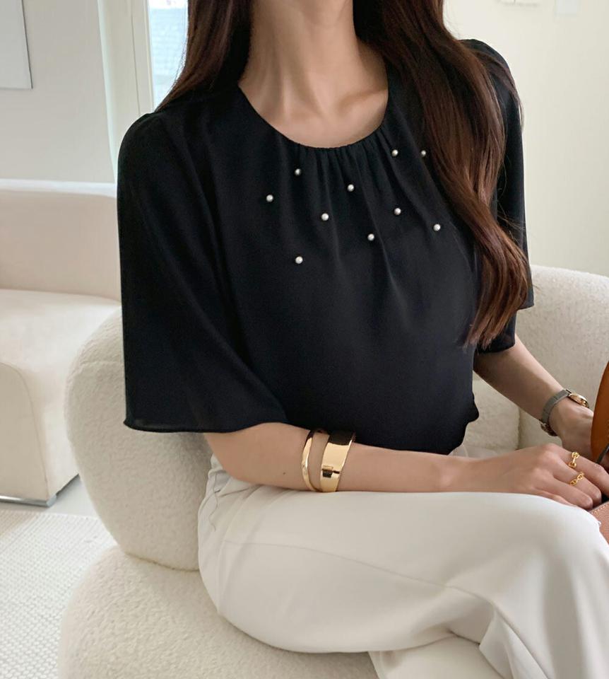 パール調ギャザーネックブラウス・t72501 レディース 【bl】ブラウス トップス 半袖 配色 柄 模様 パール調 ギャザー 二の腕カバー フレア オフィスカジュアル 春 夏 フェミニン 上品 高級感 きれいめ 黒 ブラック 韓国ファッション ハイホリHIHOLLI