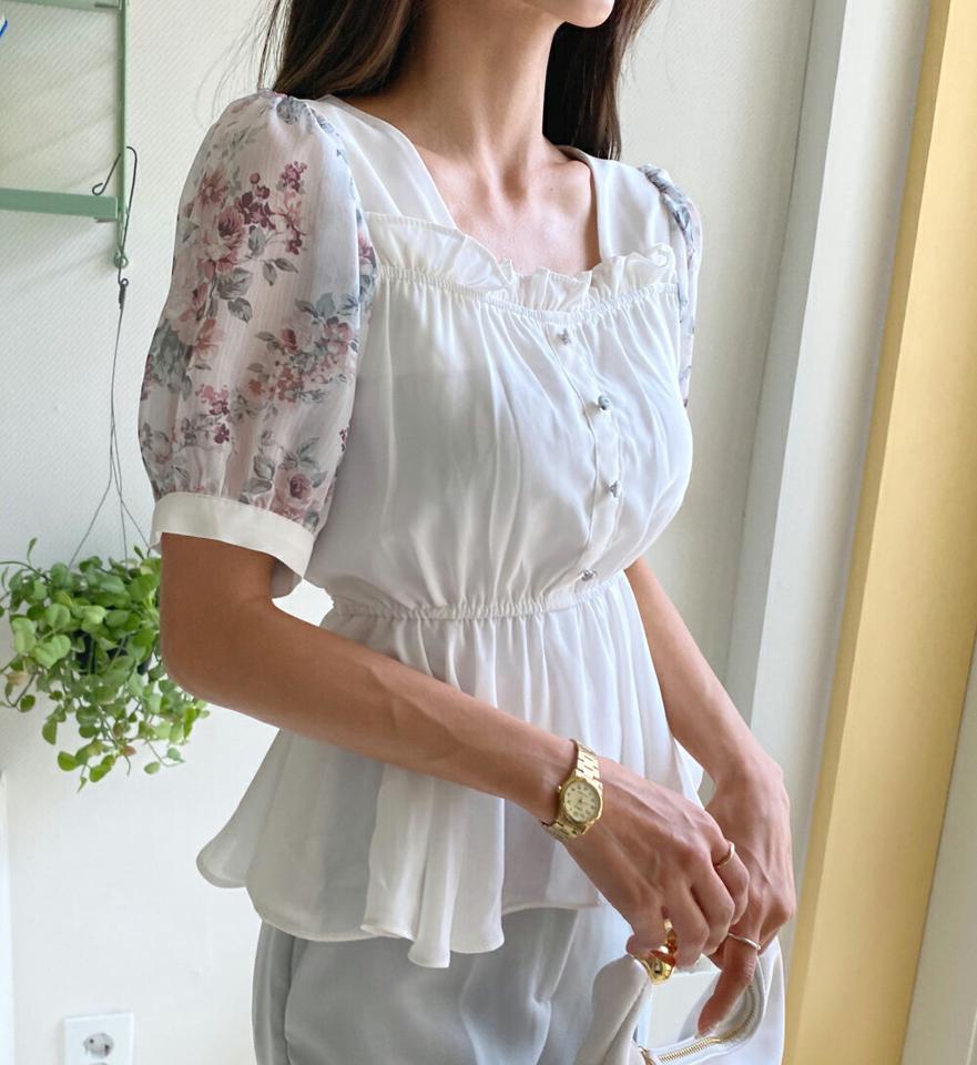 花柄パフペプラムブラウス・t67524 レディース 【bl】トップス ブラウス 半袖 ハーフスリーブ パフスリーブ 花柄 ペプラムトップス 二の腕カバー フェミニン かわいい 可愛い きれいめ ウエストマーク フリル 夏 韓国ファッション