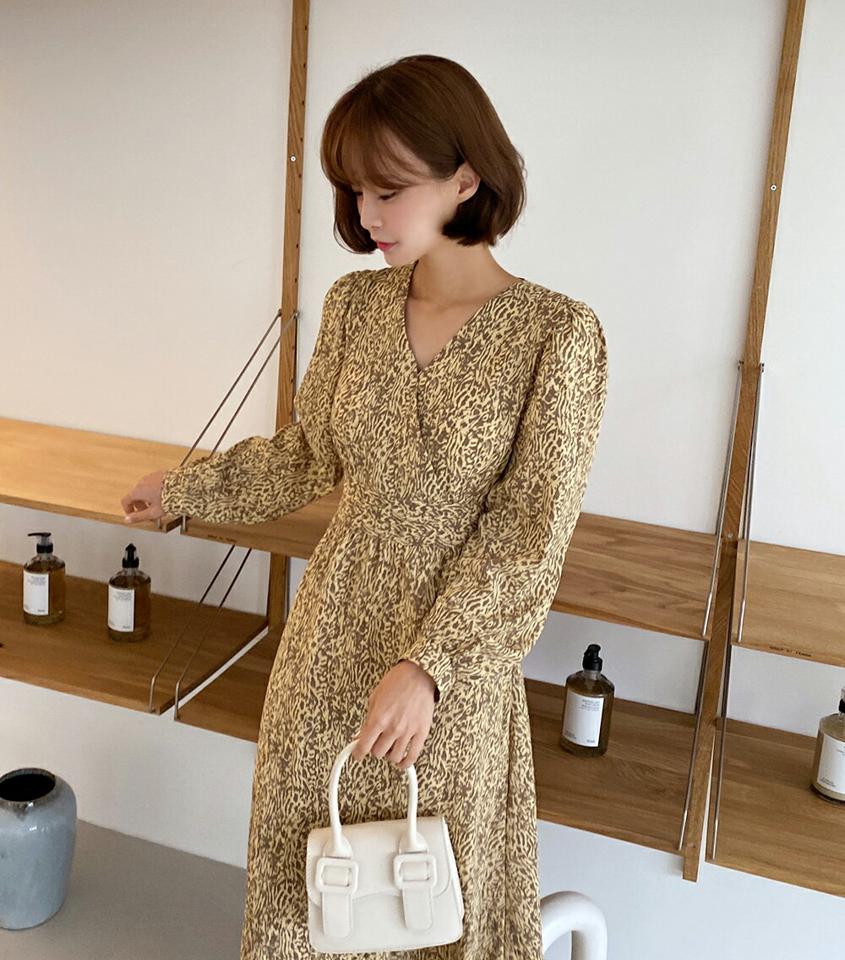 カシュクールパターンワンピース・t67530 レディース 【ops】ワンピース ロング丈 長袖 アニマル柄 ヒョウ柄 レオパード フレア パフスリーブ Vネック ウエストマーク 大人 カジュアル かわいい 春 秋 韓国ファッション