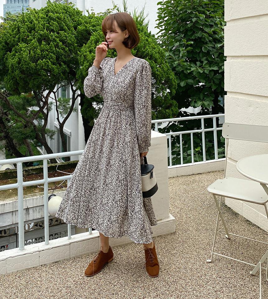 カシュクールパターンワンピース・t67530 レディース 【ops】ワンピース ロング丈 長袖 アニマル柄 ヒョウ柄 レオパード フレア パフスリーブ Vネック ウエストマーク 大人 カジュアル かわいい 春 秋 韓国ファッション