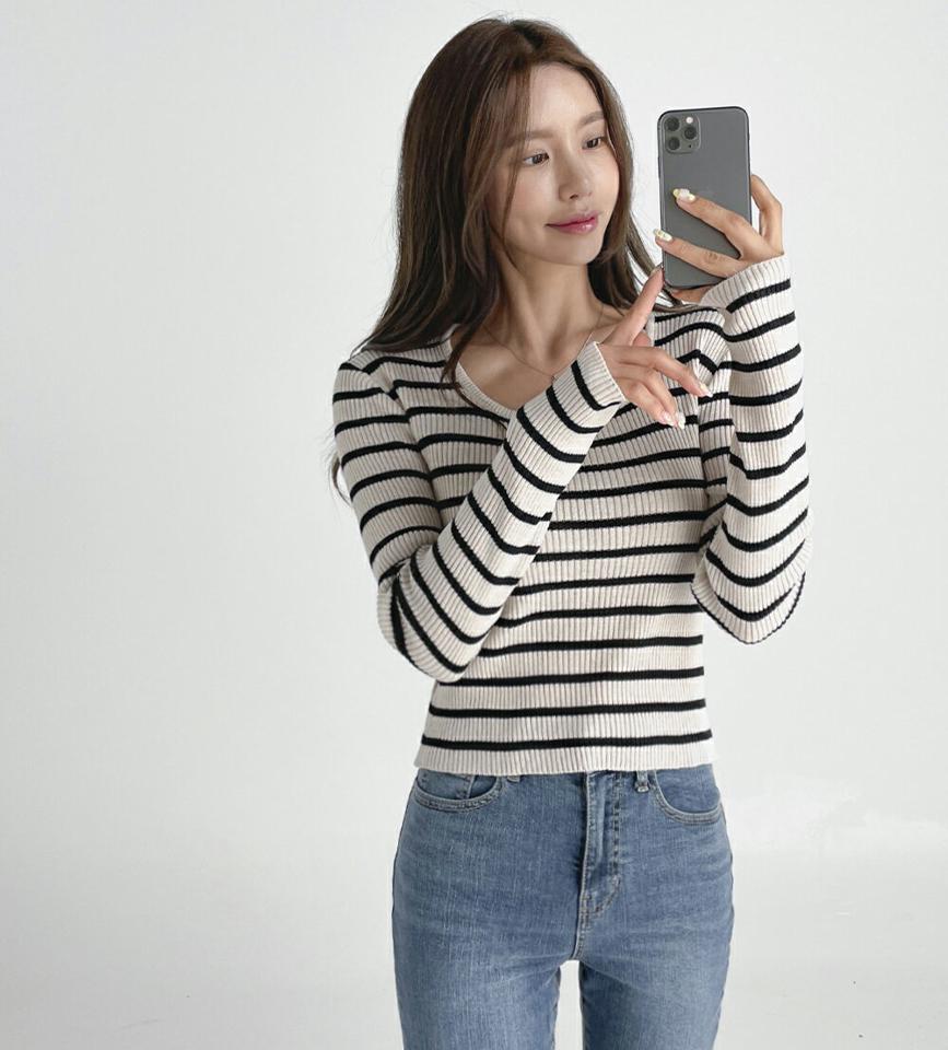Uネックボーダーリブニット・t03180 レディース 【tops】トップス ニット 年上 長袖 ボーダー柄 Uネック リブトップス カジュアル シンプル ラフ 大人 スリム インしない 春 秋 韓国ファッション