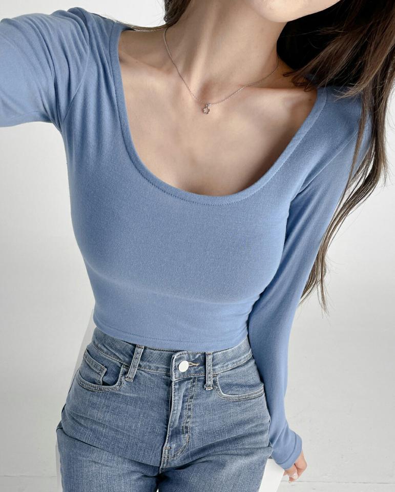 UネッククロップドTシャツ・t03154 レディース 【tops】トップス Tシャツ 長袖 ロンT クロップド丈 Uネック 単色 無地 シンプル ベーシック デコルテ カジュアル 水色 青 肌見せ セクシー ショート丈 短丈 春 秋 韓国ファッション