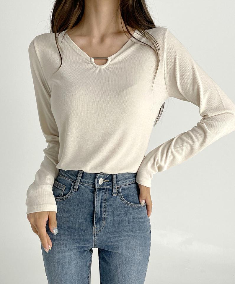 DリングポイントTシャツ・t03168 レディース 【tops】トップス Tシャツ 長袖 胸元 ポイント 単色 無地 シンプル 大人 フェミニン クロップド丈 春 秋 韓国ファッション