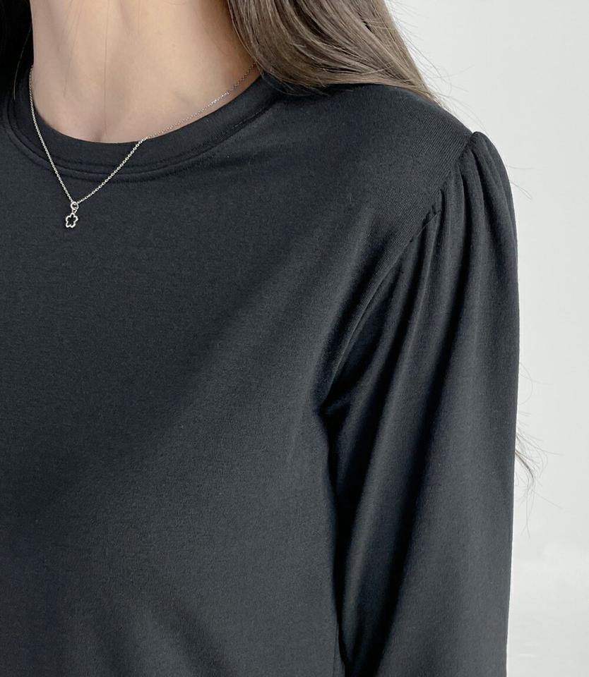 ショルダーギャザーTシャツ・t03157 レディース 【tops】トップス Tシャツ 長袖 ロンT 単色 無地 シンプル ベーシック ギャザー カジュアル 袖コン ラウンドネック ピンク くすみ 大人 春 秋 韓国ファッション 人気
