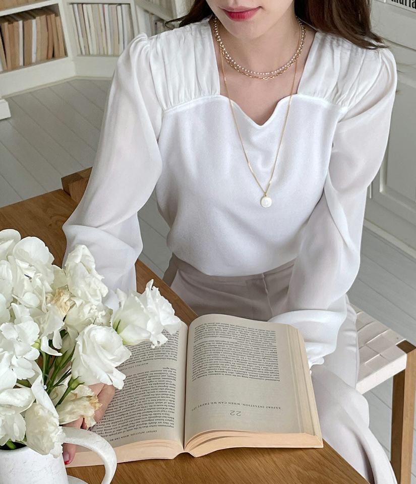 【送料無料・メール便】2TYPEハートネックシャーリングブラウス・t00975 レディース 【bl】ブラウス トップス 長袖 単色 配色 無地 シンプル オフィスカジュアル ハートネック 春 秋 フェミニン パフ袖 オケージョン 韓国ファッション HIHOLLI【UB3】