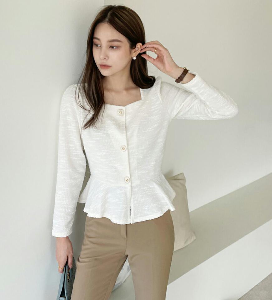 ツイードボタンペプラムブラウス・t72532 レディース 【bl】ブラウス トップス 長袖 ペプラム お腹カバー ツイード ボタン ぼたん 柄 模様 パステル スクエアネック 鎖骨 デコルテ 春 秋 冬 フェミニン ピンク 韓国ファッション ハイホリHIHOLLI